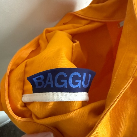 BAGGU Vibrant Orange Shoulder Bag - Picture 3 of 5